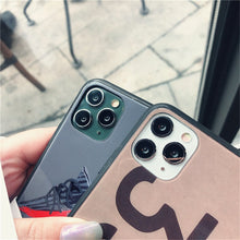 Carregar imagem no visualizador da galeria, Capinha para iPhone - Adidas