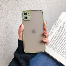 Carregar imagem no visualizador da galeria, Capinhas para iPhone Fosco - Homeless Case