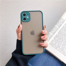 Carregar imagem no visualizador da galeria, Capinhas para iPhone Fosco - Homeless Case

