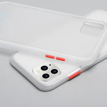 Carregar imagem no visualizador da galeria, Capinhas para iPhone Fosco - Homeless Case
