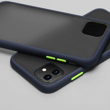 Carregar imagem no visualizador da galeria, Capinhas para iPhone Fosco - Homeless Case
